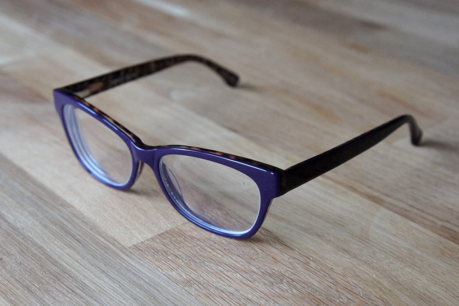 Giveaway: London Retro Glasses from MyOptique